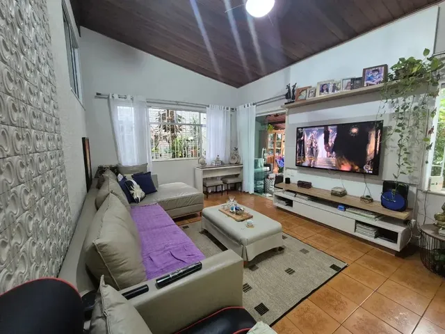 Casa com 4 quartos em Camboinhas — foto 1 do anúncio 2849402332